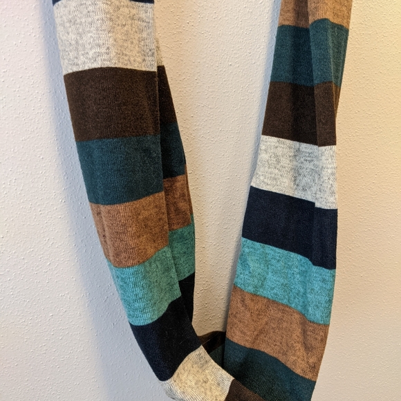 Infinity scarf - Picture 2 of 2